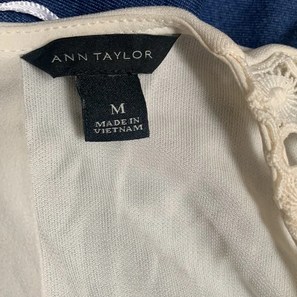 Ann Taylor Blouse - Size M - Picture 4 of 4